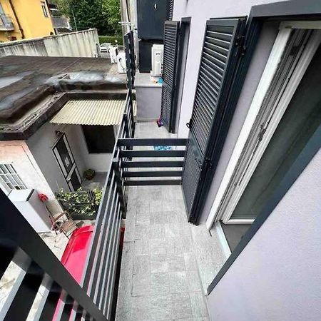 Апартаменти Pregevole Duplex A 1 Minuto Dalla Metro Колленьо Екстер'єр фото