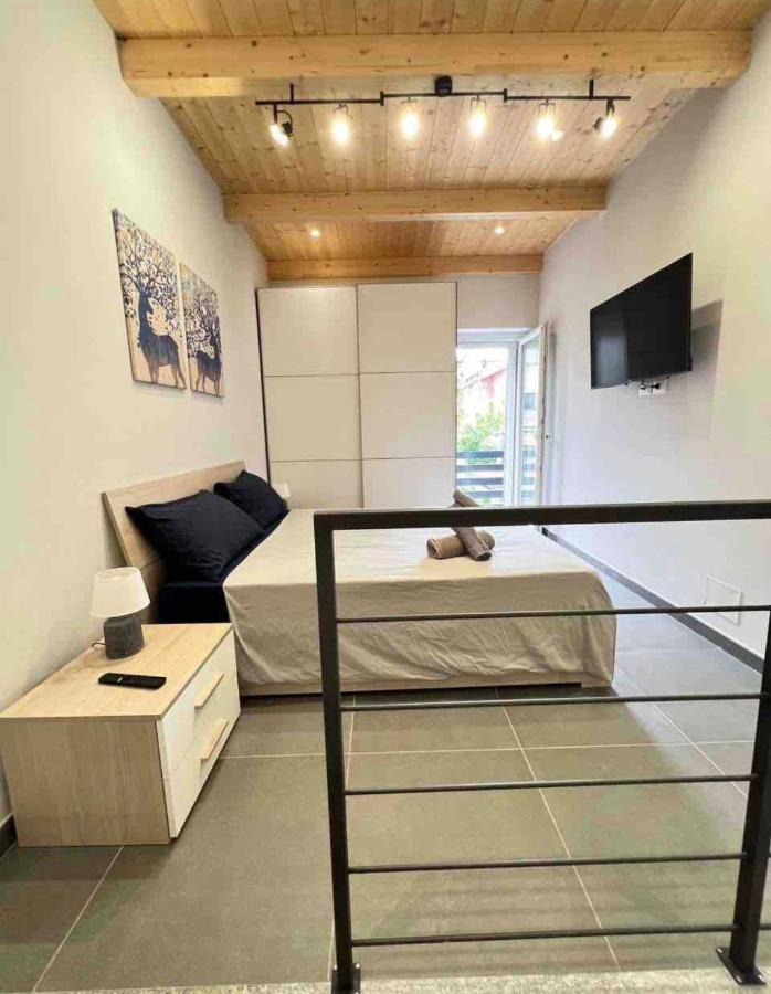 Апартаменти Pregevole Duplex A 1 Minuto Dalla Metro Колленьо Екстер'єр фото